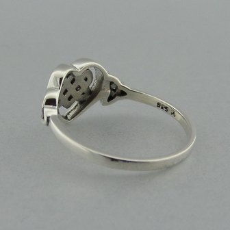 Zilveren Ring Hartje met Keltische Triquetra 