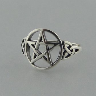 Zilveren Ring Pentagram met Keltische Triquetra 