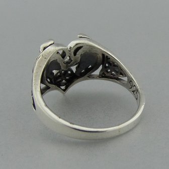 Zilveren Ring Wolven in Hart met Keltische Triquetra