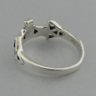 Zilveren Ring Claddagh met Keltische Triquetra 