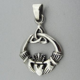 Zilveren Hanger  Keltische Claddagh met Triquetra  