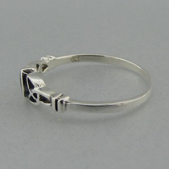 Zilveren Ring Keltische Triquetra met Parelmoer   