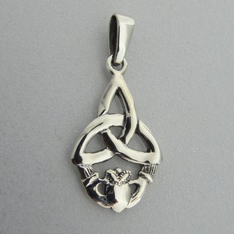 Zilveren Hanger Triquetra met Claddagh  