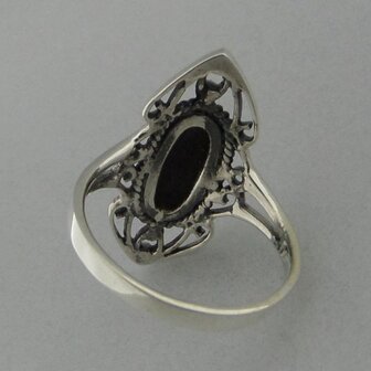 Zilveren Ring Bewerkt met Onyx   