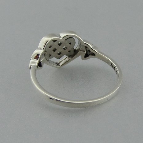 Zilveren Ring Hartje met Keltische Triquetra 