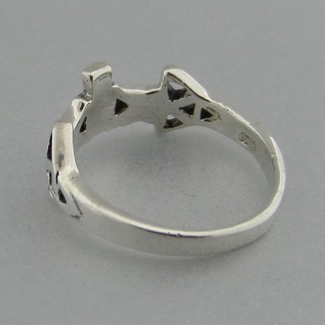 Zilveren Ring Claddagh met Keltische Triquetra 