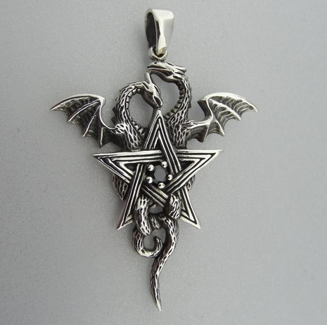  Zilveren Hanger Draken in Pentagram met granaat steentje 