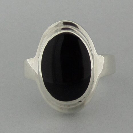 Zilveren Ring Glad met Onyx   