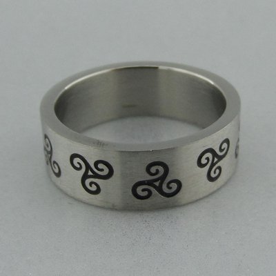 Edelstaal Ring met Keltische Triskels