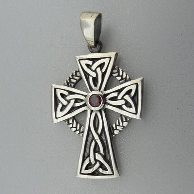 Zilveren Hanger Keltisch Kruis met Granaat steentje