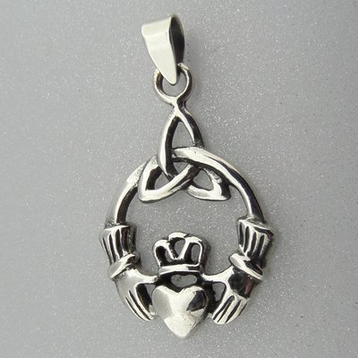 Zilveren Hanger Keltische Claddagh met Triquetra