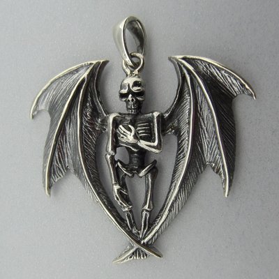 Zilveren Hanger Skelet in Vleermuis Vleugels