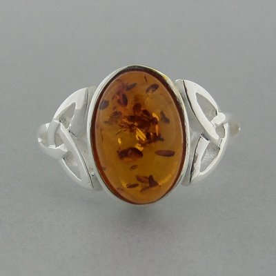 Zilveren Ring Keltische Triquetra met Barnsteen