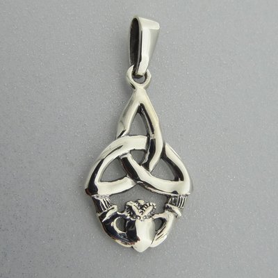 Zilveren Hanger Triquetra met Claddagh